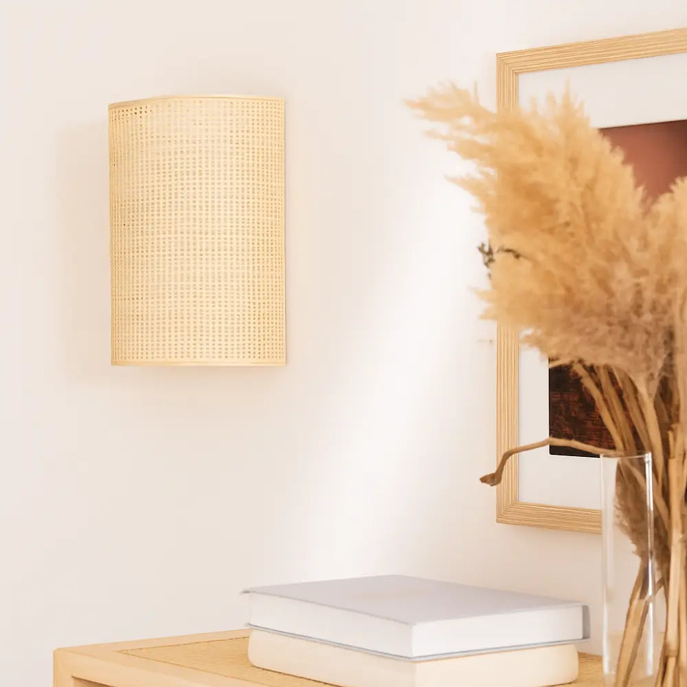 Applique murale bois en rotin naturel tressé design épuré scandinave