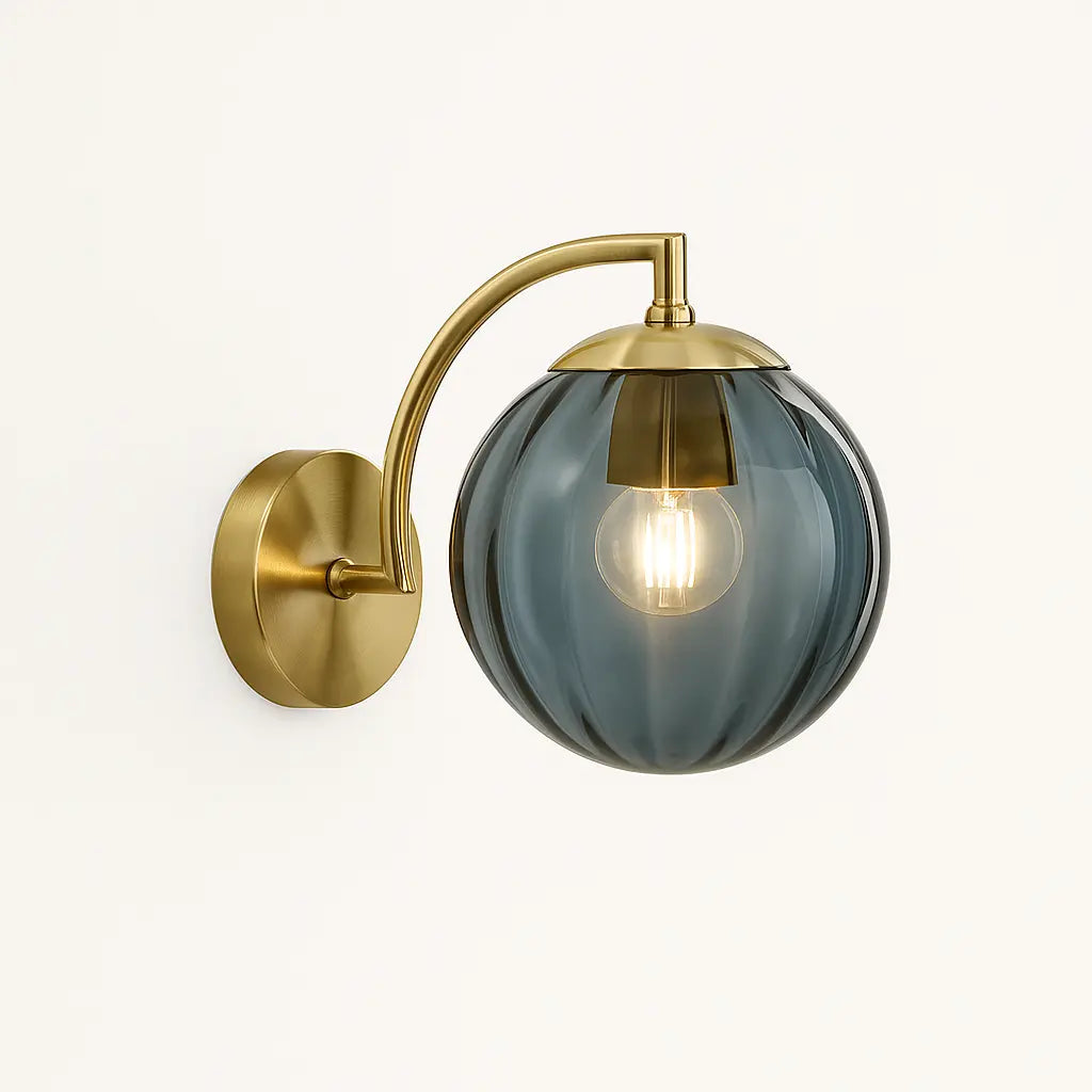 Applique murale dorée en laiton avec globe en verre style rétro chic