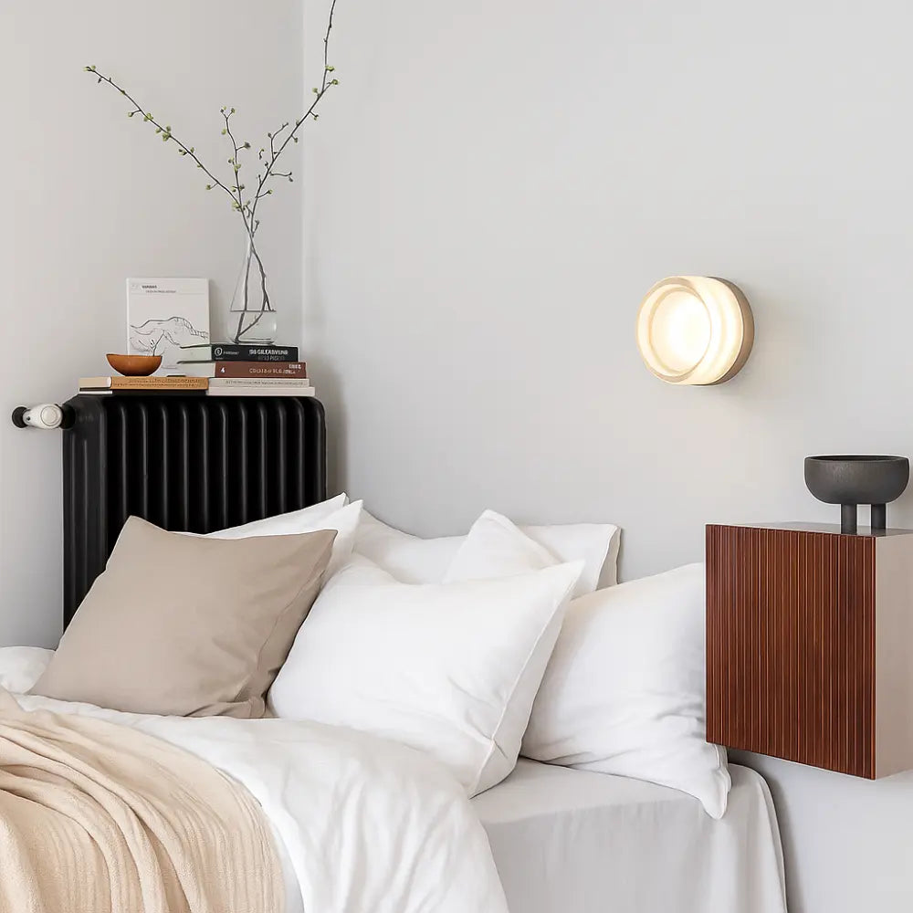 Applique murale en verre soufflé forme ronde métal blanc translucide LED