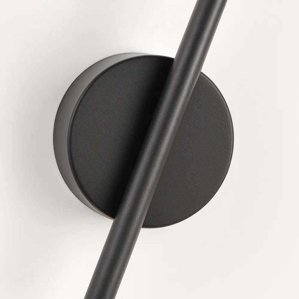 Applique murale salle de bain LED noire aluminium design vertical intégrée eco-friendly