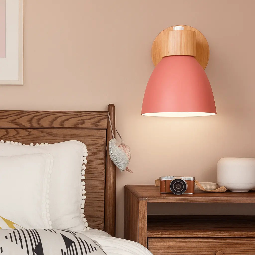 Applique murale bois E27 style nordique socle naturel abat-jour coloré