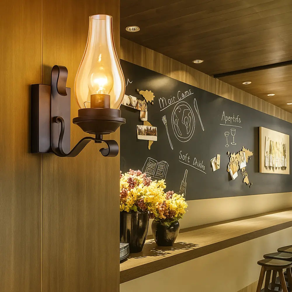 Applique murale dorée design vintage en métal verre style lanterne ancienne