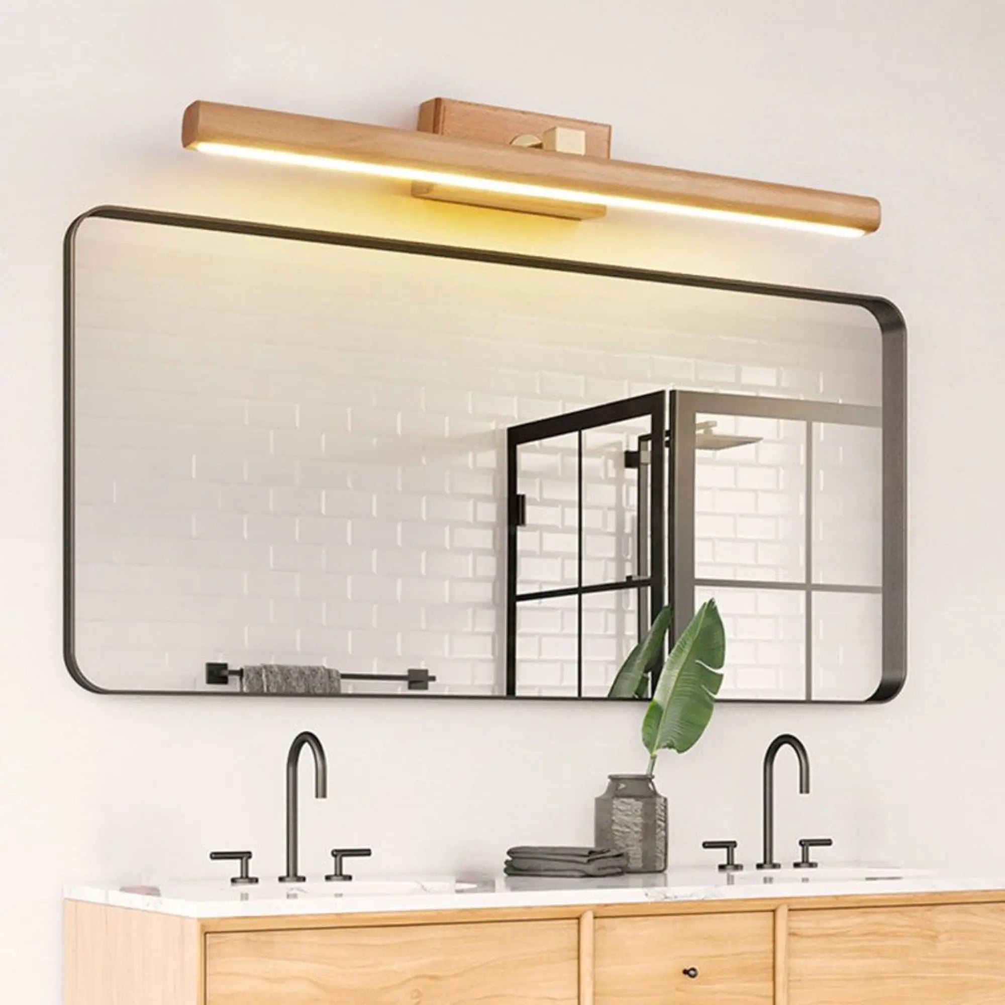 Applique murale salle de bain LED rotative en bois clair éclairage doux design moderne ajustable