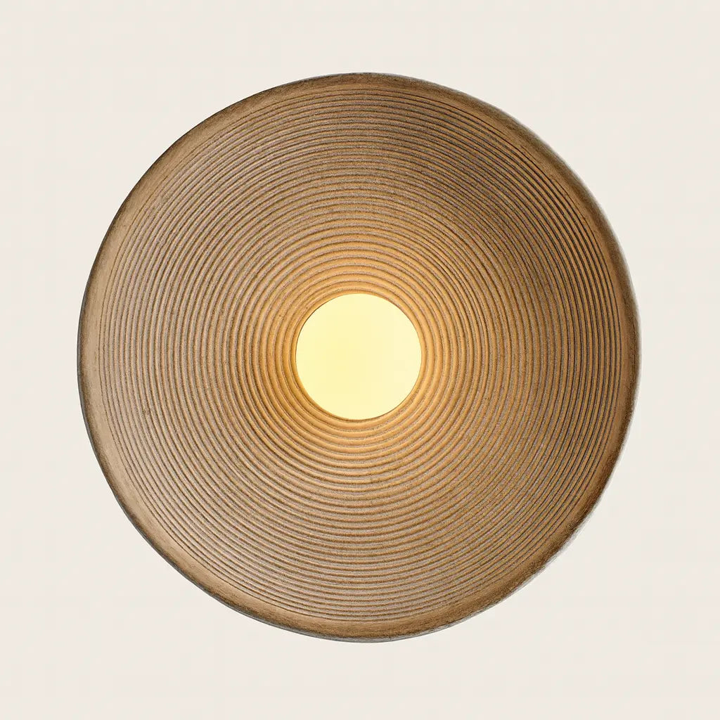 Applique murale ronde LED en résine ondulée style wabi-sabi ambiance apaisante lumière chaude