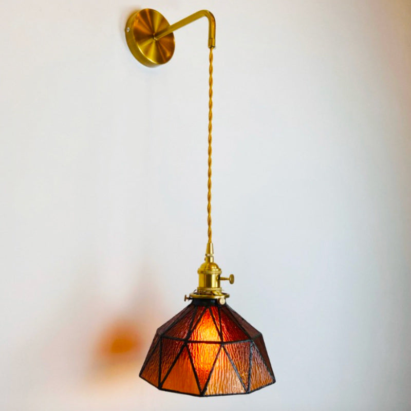 Applique murale en verre design baroque fer, élégante, atmosphère chaleureuse.