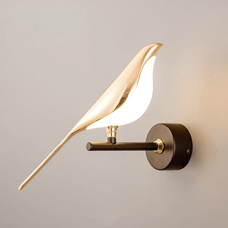 Applique murale design italien en forme d'oiseau élégant doré adaptée pour salon ou chambre