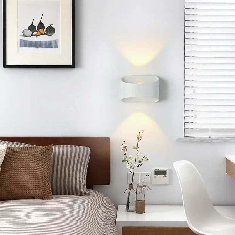 Applique murale extérieur pour terrasse modèle rectangulaire en aluminium robuste