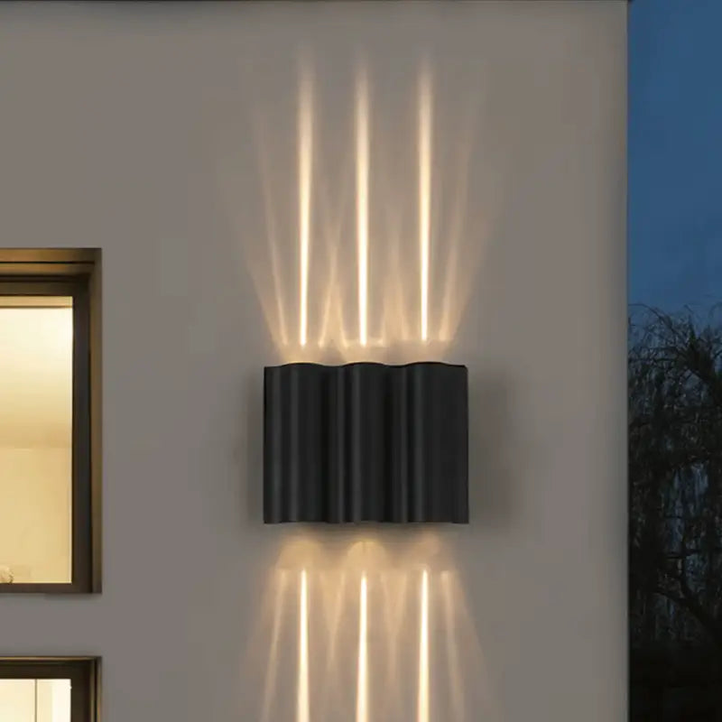 Applique murale extérieure pour terrasse design ondulé en aluminium LED