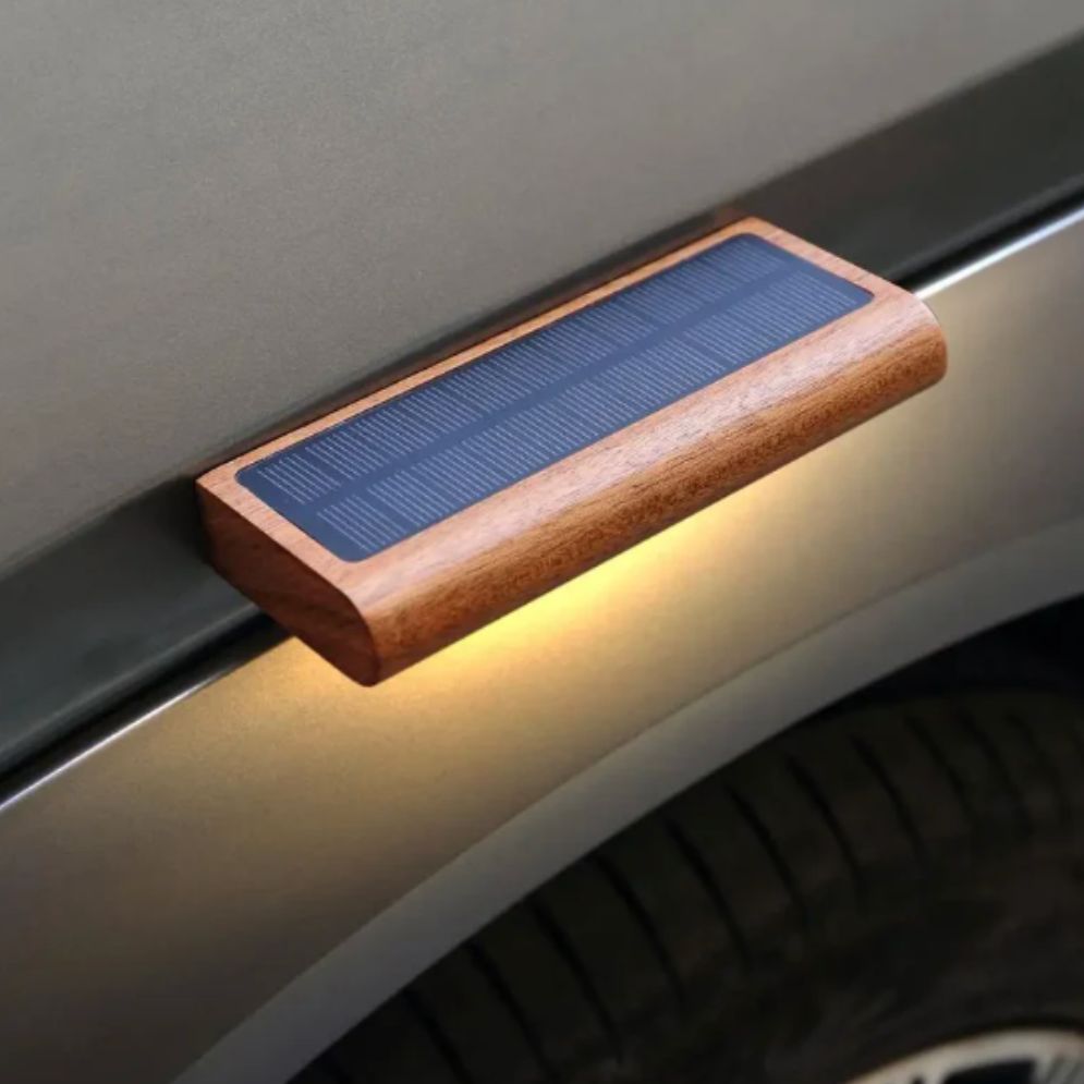 Applique murale bois solaire extérieure LED forme élancée