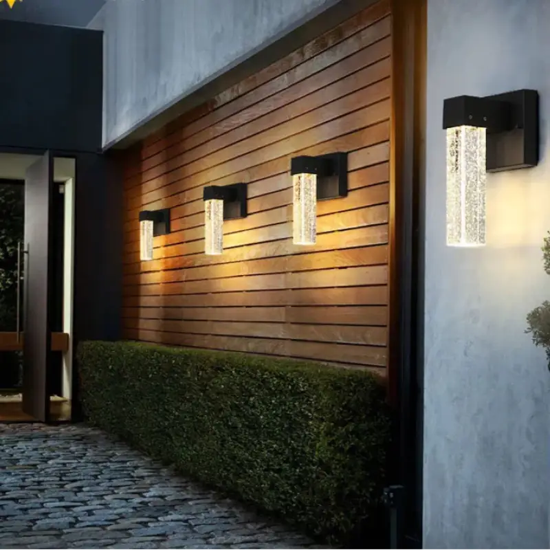 Applique murale extérieur pour terrasse en cristal aluminium robuste et élégante