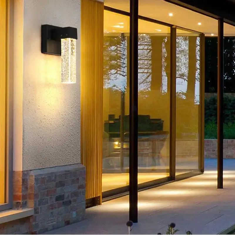 Applique murale extérieur pour terrasse en cristal aluminium robuste et élégante
