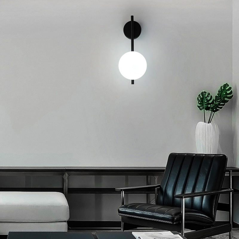 Applique murale design italien LED globe dorée verre métal noir