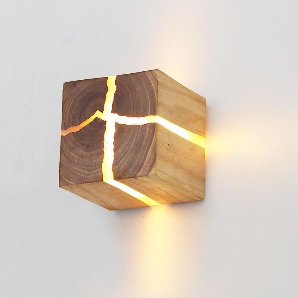 Applique murale bois design cube LED pour bureau ou chevet