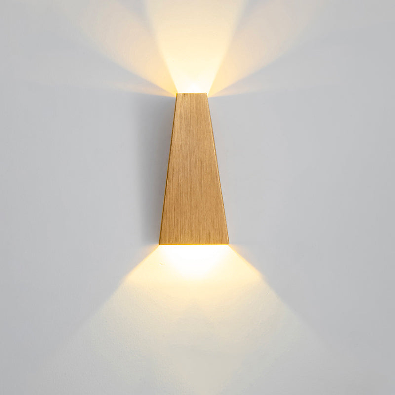 Applique murale design italien en LED forme trapézoïdale en aluminium