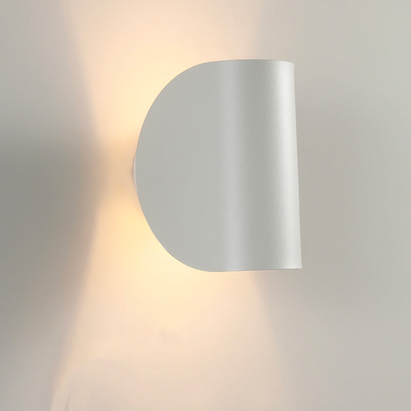 Applique murale salle de bain en métal design moderne LED