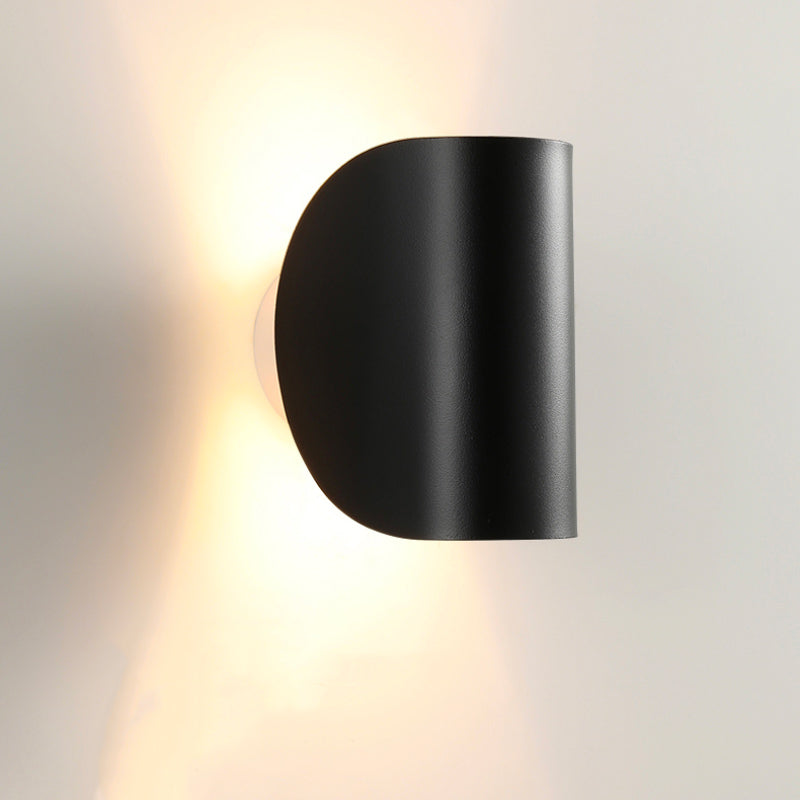 Applique murale design italien en métal noir LED