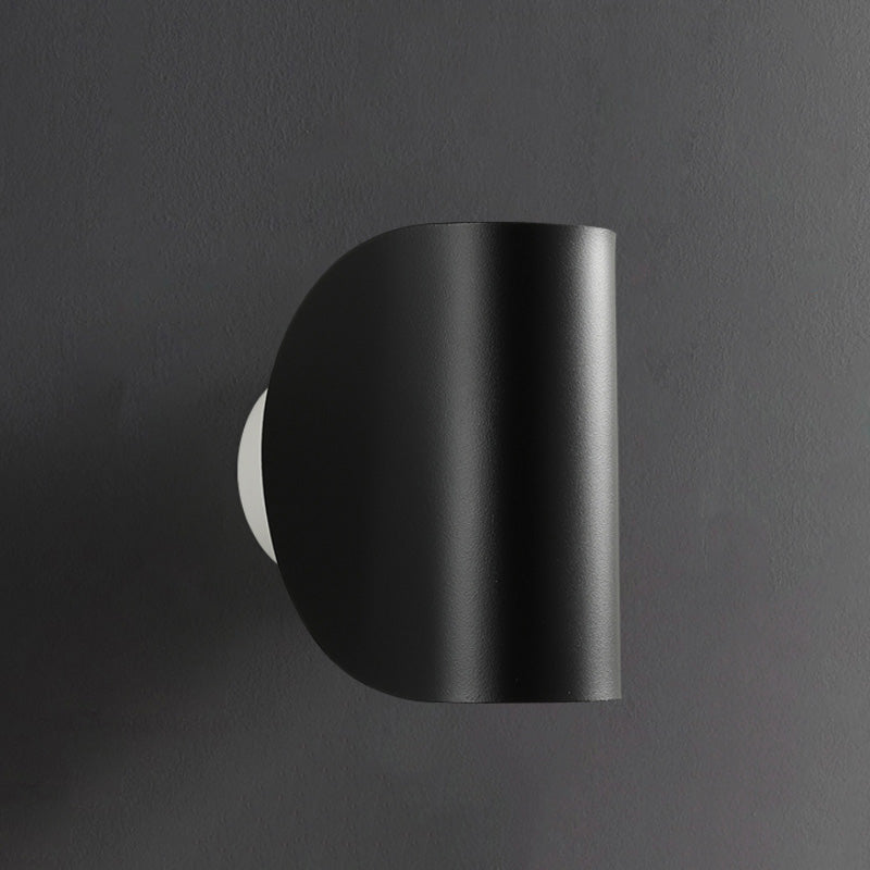 Applique murale design italien en métal noir LED