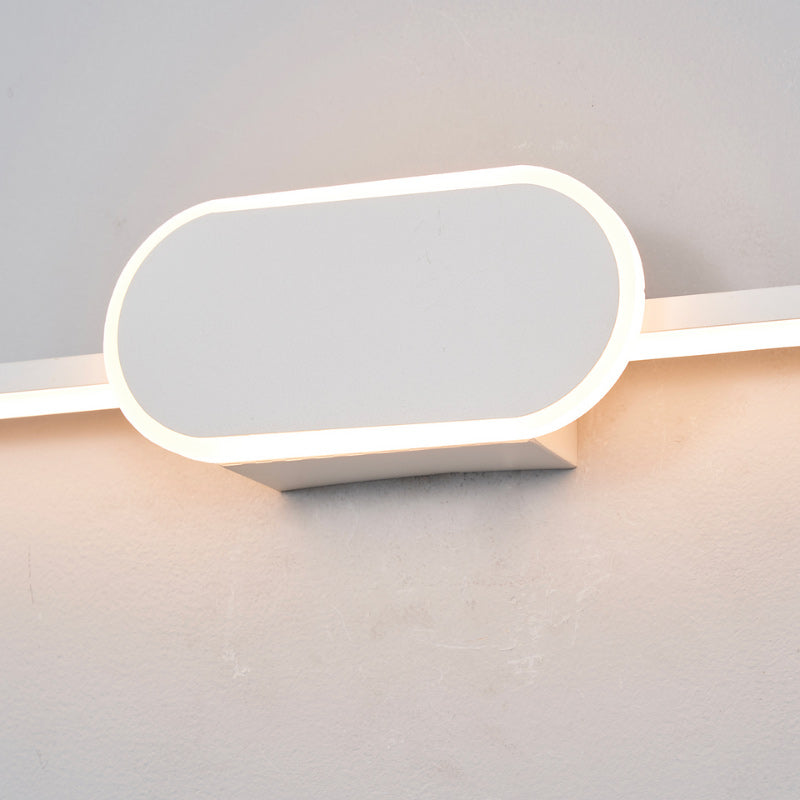 Applique murale salle de bain LED élégante forme linéaire adaptée miroirs design épuré moderne robuste