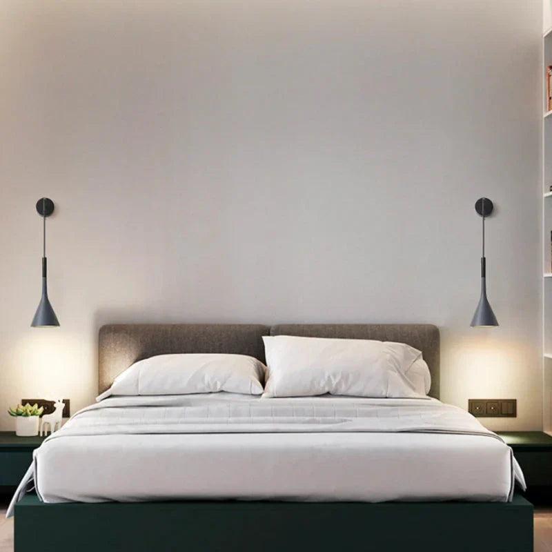 Applique murale design italien LED suspendue noire pour chambre